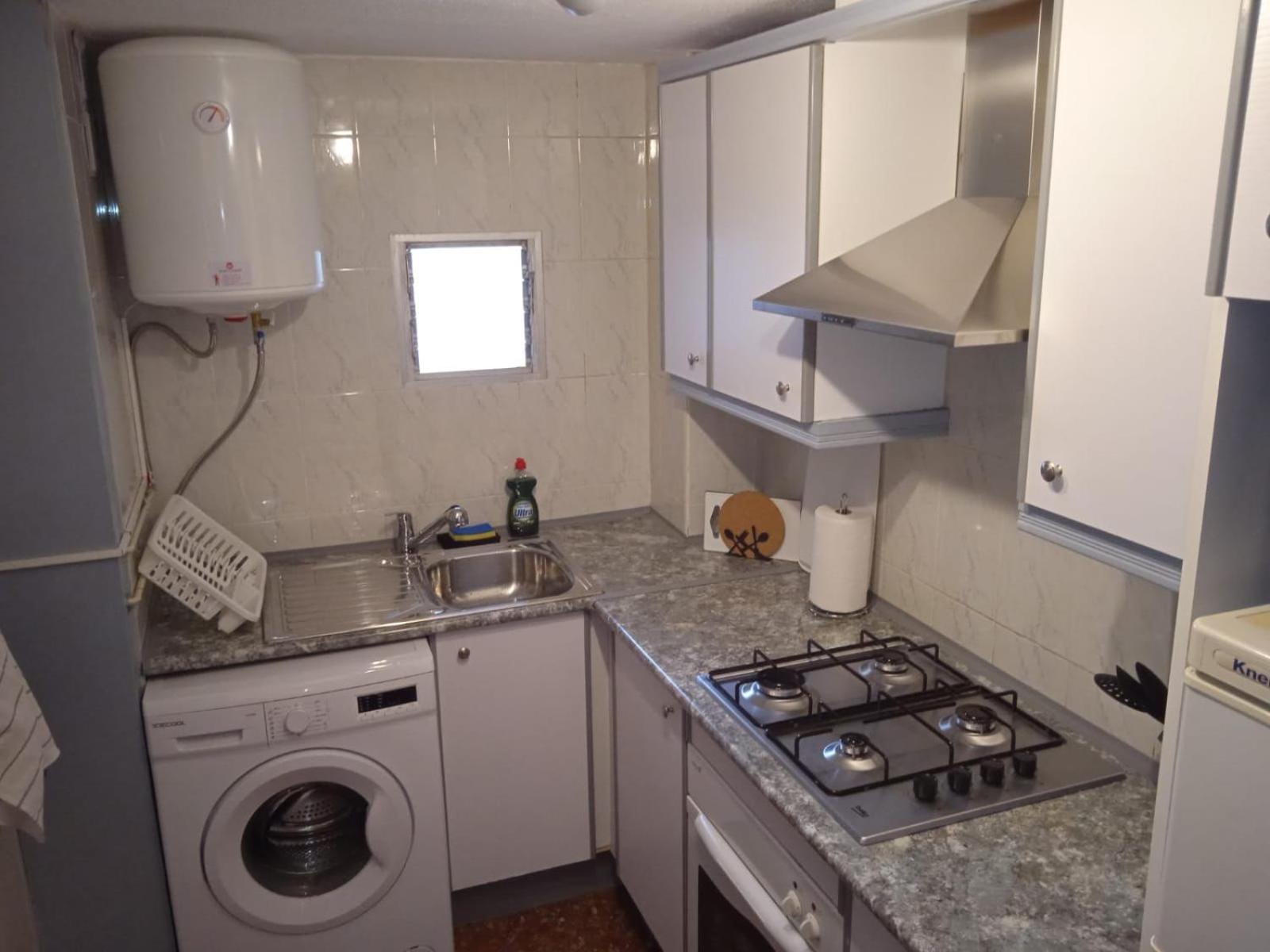 Edificio Gijon Newly Renovated Two-Bedroom Apartment เบนิดอร์ม ภายนอก รูปภาพ