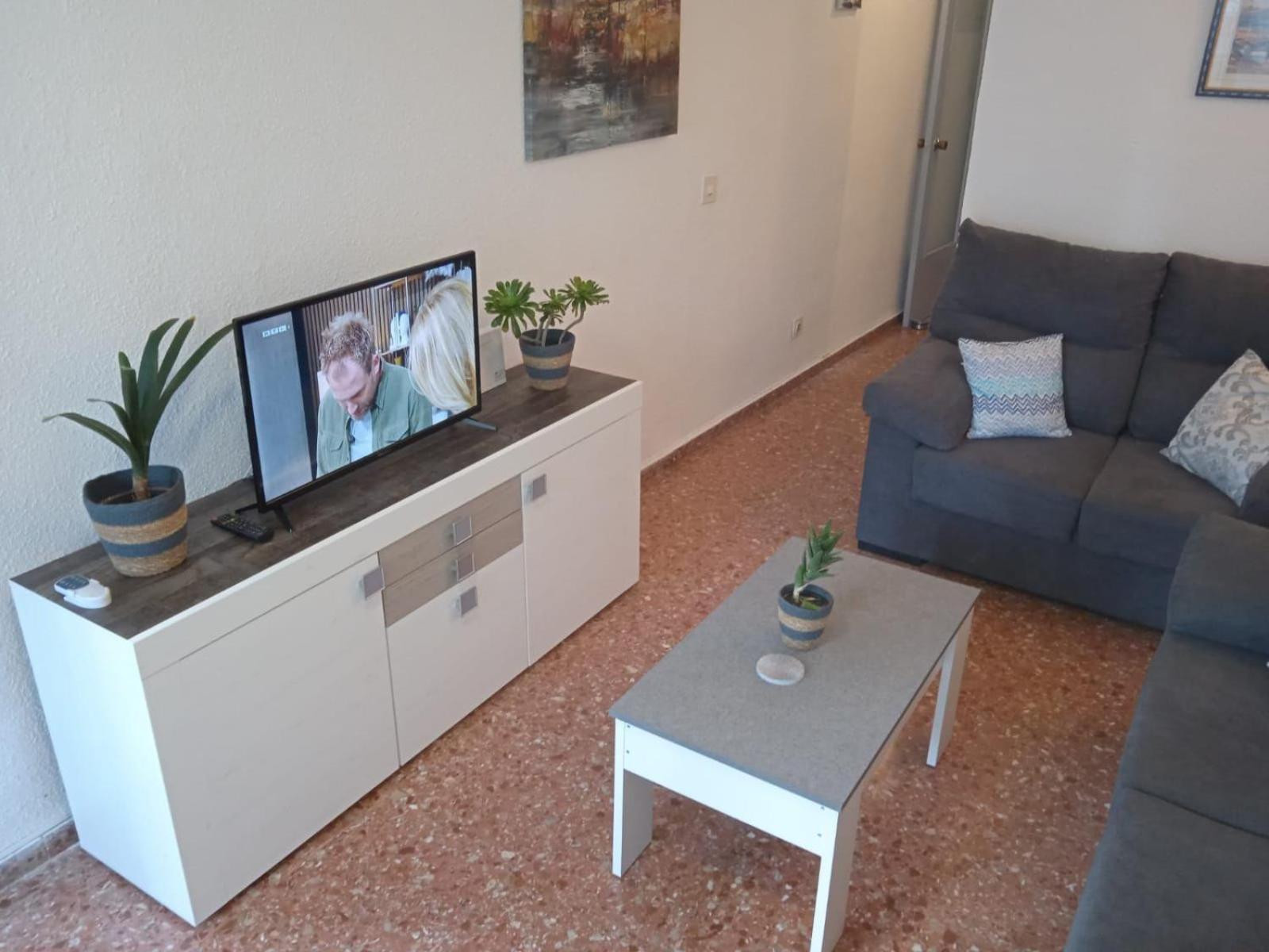 Edificio Gijon Newly Renovated Two-Bedroom Apartment เบนิดอร์ม ภายนอก รูปภาพ